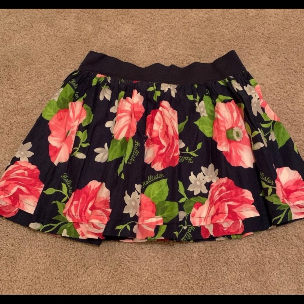 Medium Women’s Hollister Floral Skirt